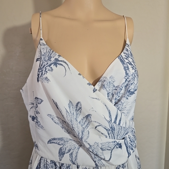 Sachin & Babi Dalia Tiered Botanical Print Midi Dress Size 12 With Liner - Picture 1 of 2